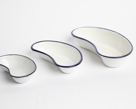 Kidney Dishes Large (priced individually)